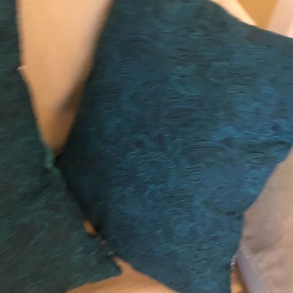 CLOSEOUT SALE $20 NWT Set of Two Handcrafted Quilted Pillows - Picture 9 of 9